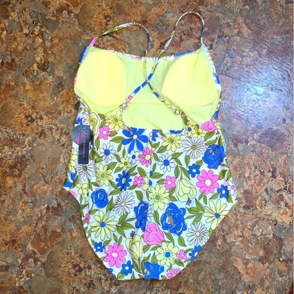 No Boundaries Women’s Flower Power Daisy One Piece Swimsuit NWT Size Extra Large - Picture 2 of 3